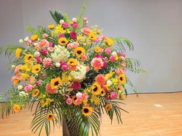 さくらホールへお花スタンドの納品「花工房パルテール」（岩手県北上市の花屋）のギャラリー写真